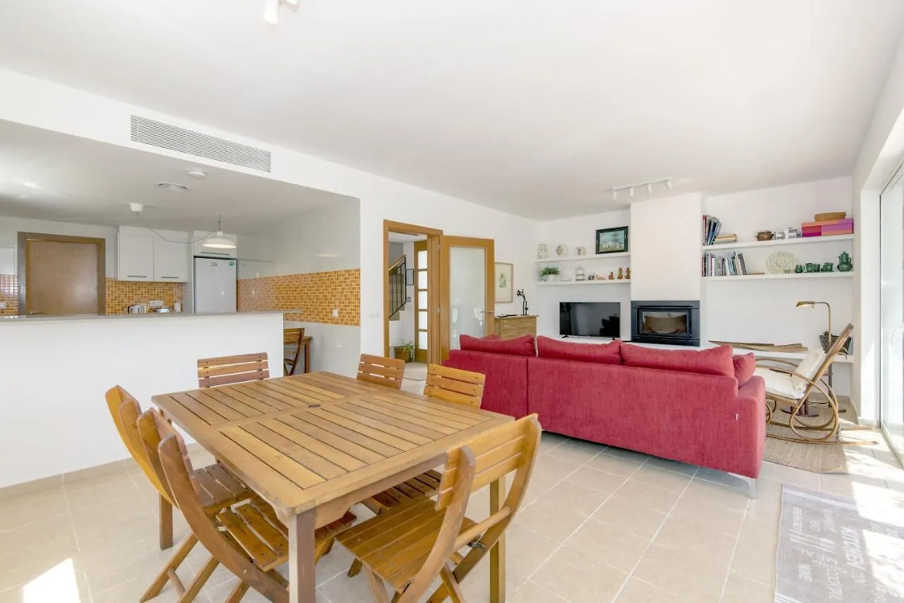 Biniancolla Iris Villa Holiday home